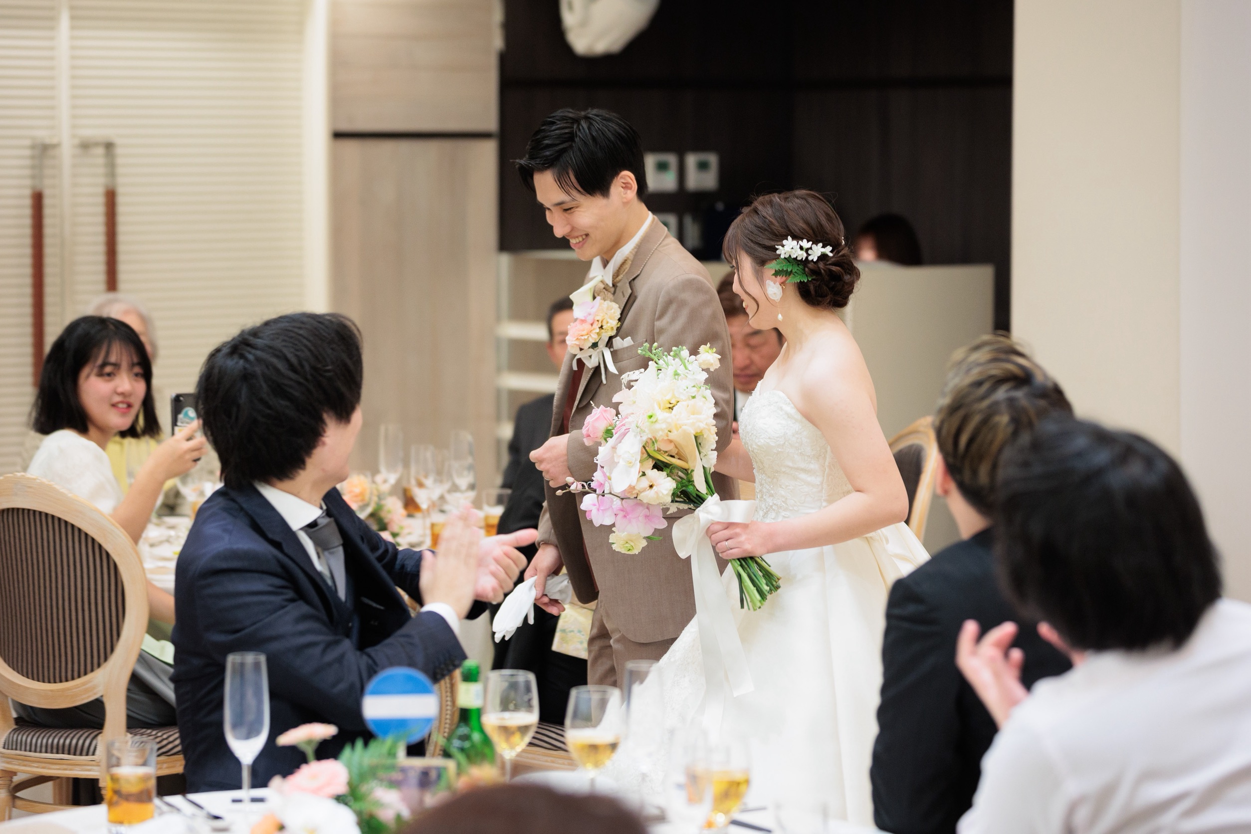 披露宴　新郎新婦入場シーン