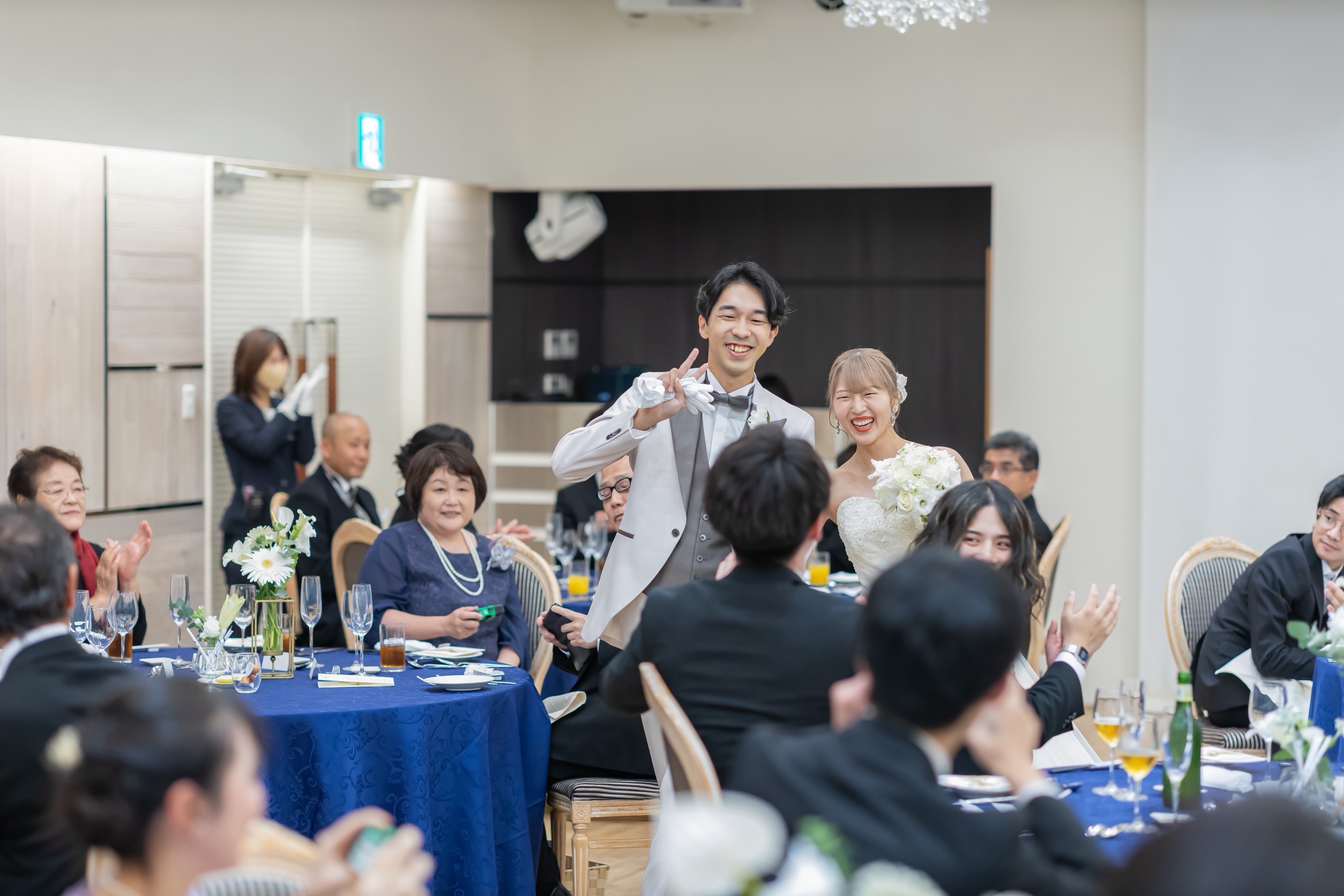 披露宴入場
