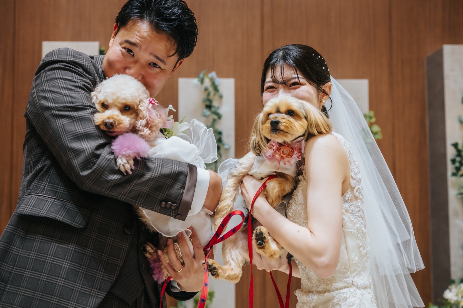 新郎新婦様おふたりとペットの写真
